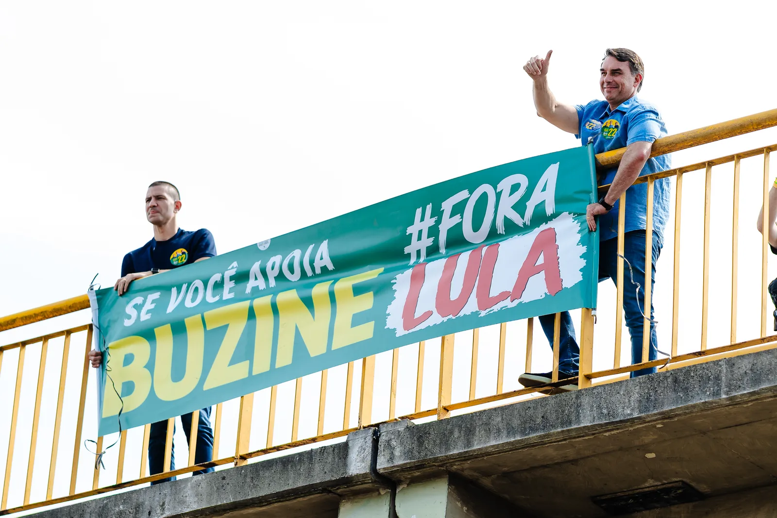 Carreata de Flávio Bolsonaro em Duque de Caxias tem buzinaço de “Fora Lula” — Flávio Bolsonaro, Flávio Bolsonaro 22, Flávio Bolsonaro presidente, Plano de Governo Flávio Bolsonaro, Flávio Bolsonaro vice, Alfredo Gaspar vice