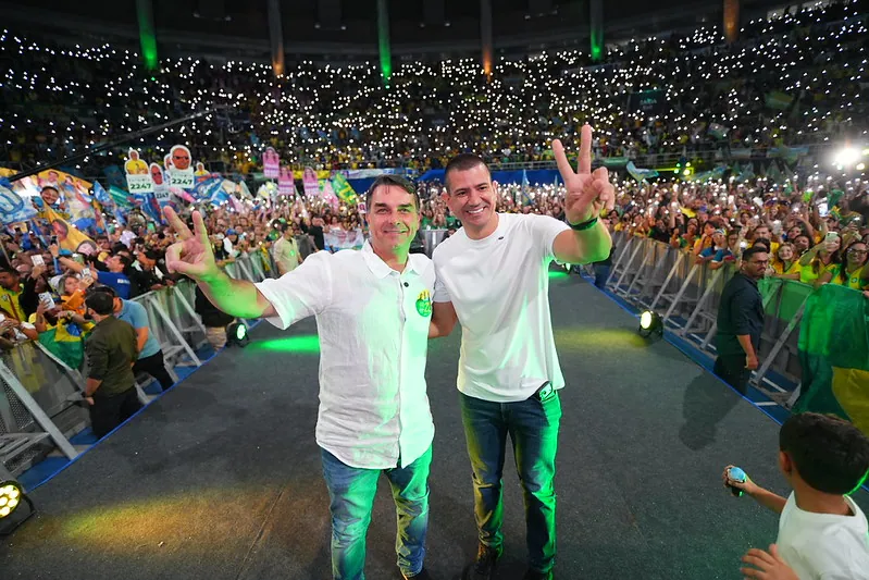"A gente vai resgatar a credibilidade do Brasil e do Rio”, afirma Flávio Bolsonaro em encontro ao lado do governador eleito Douglas Ruas — Flávio Bolsonaro, Flávio Bolsonaro 22, Flávio Bolsonaro presidente, Plano de Governo Flávio Bolsonaro, Flávio Bolsonaro vice, Alfredo Gaspar vice