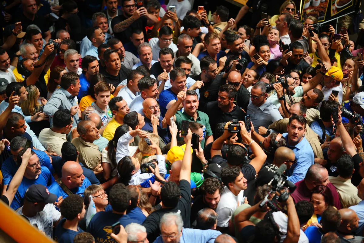 Ao lado de Tarcísio e Nunes, Flávio Bolsonaro critica violência e altos impostos de Lula — Flávio Bolsonaro, Flávio Bolsonaro 22, Flávio Bolsonaro presidente, Plano de Governo Flávio Bolsonaro, Flávio Bolsonaro vice, Alfredo Gaspar vice