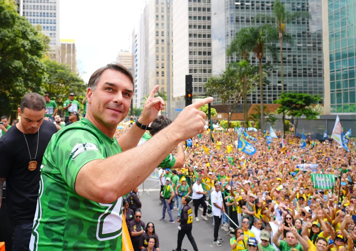 Bloco 22 na Avenida Paulista consolida a grande onda da vitória de Flávio Bolsonaro a uma semana do segundo turno — Flávio Bolsonaro, Eleições 2026, São Paulo, Avenida Paulista. Bl — Flávio Bolsonaro, Flávio Bolsonaro 22, Flávio Bolsonaro presidente, Plano de Governo Flávio Bolsonaro, Flávio Bolsonaro vice, Alfredo Gaspar vice
