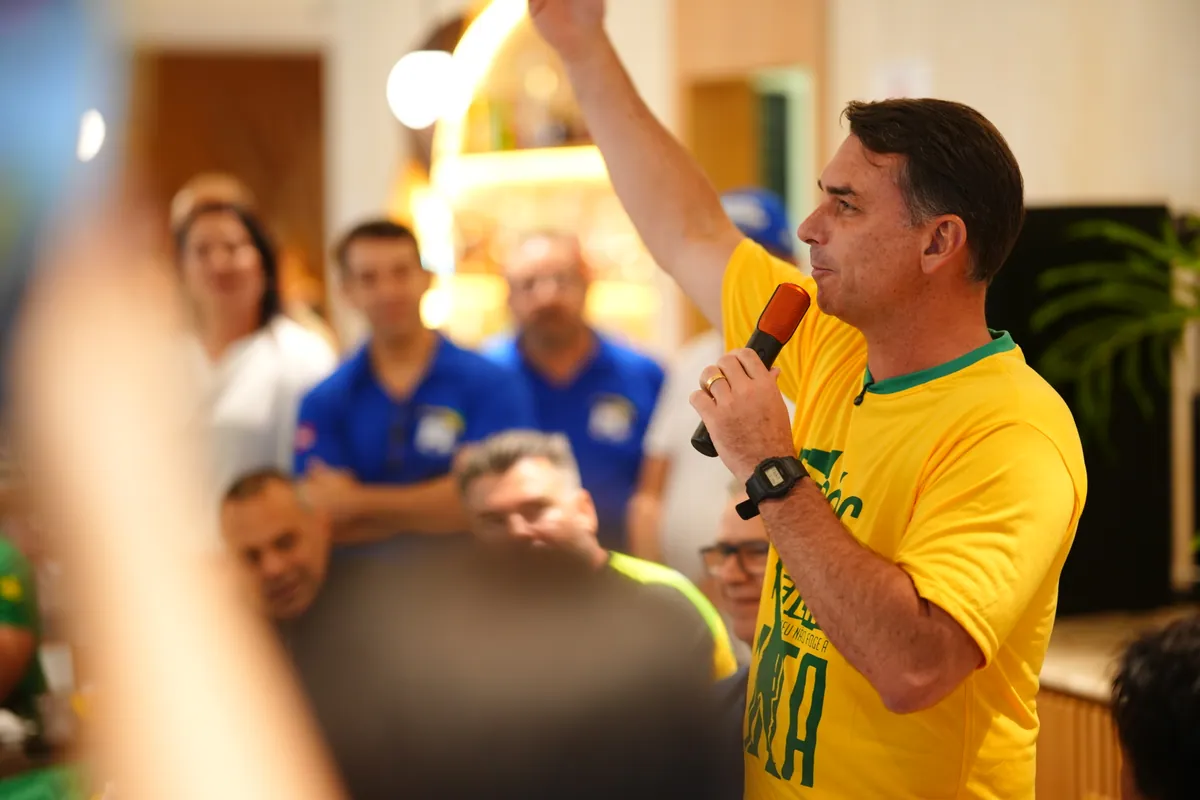 Flávio Bolsonaro diz que vai “transformar as riquezas que Deus deu ao Pará, em riquezas ao povo paraense e ao povo brasileiro” — Flávio Bolsonaro, Flávio Bolsonaro 22, Flávio Bolsonaro presidente, Plano de Governo Flávio Bolsonaro, Flávio Bolsonaro vice, Alfredo Gaspar vice