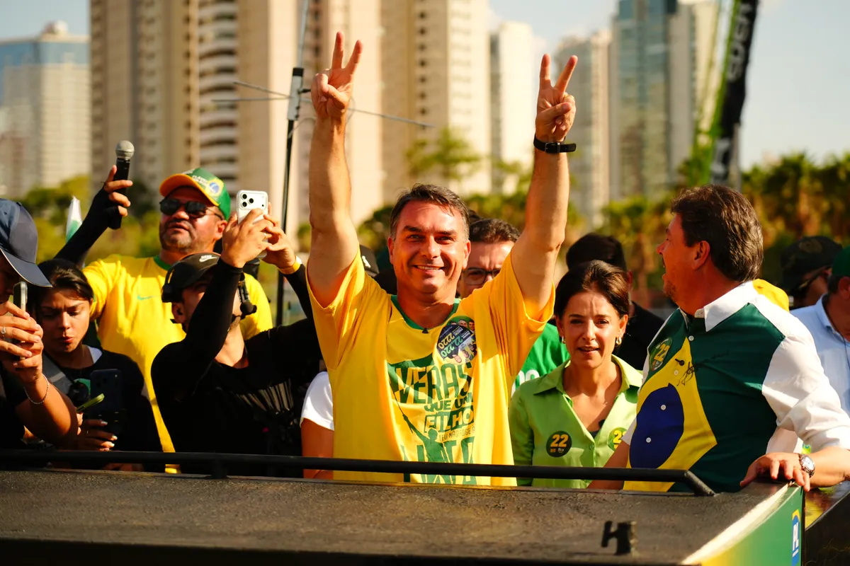 Flávio Bolsonaro encerra campanha histórica com a força da esperança para o Brasil vencer o PT — Flávio Bolsonaro, Flávio Bolsonaro 22, Flávio Bolsonaro presidente, Plano de Governo Flávio Bolsonaro, Flávio Bolsonaro vice, Alfredo Gaspar vice