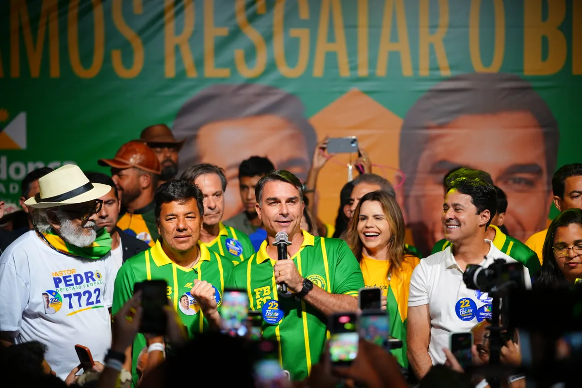 “O Judiciário não é Alexandre de Moraes; o STF não é Flávio Dino”, afirma Flávio Bolsonaro — Flávio Bolsonaro, Flávio Bolsonaro 22, Flávio Bolsonaro presidente, Plano de Governo Flávio Bolsonaro, Flávio Bolsonaro vice, Alfredo Gaspar vice