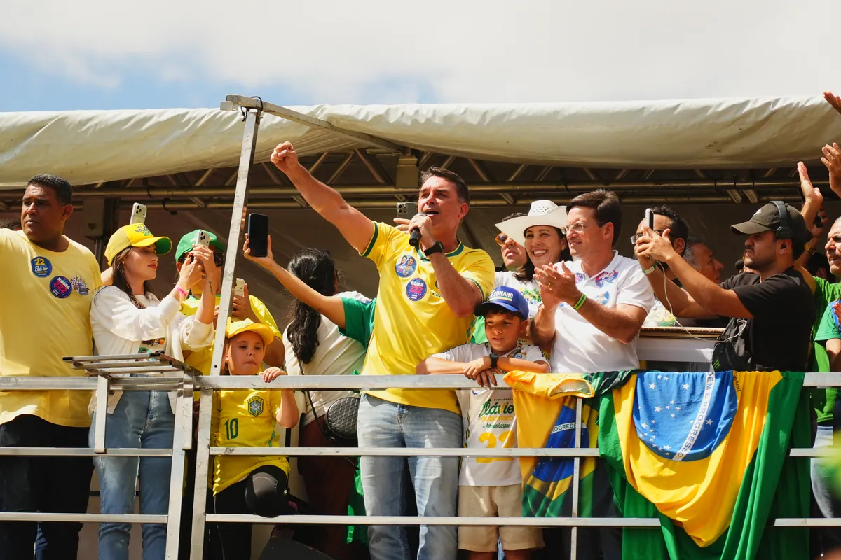 “O povo quer mudança no Nordeste”, diz Flávio Bolsonaro ao agradecer a recepção calorosa do povo nordestino em agendas no Ceará, Pernambuco e Bahia — Flávio Bolsonaro, Flávio Bolsonaro 22, Flávio Bolsonaro presidente, Plano de Governo Flávio Bolsonaro, Flávio Bolsonaro vice, Alfredo Gaspar vice
