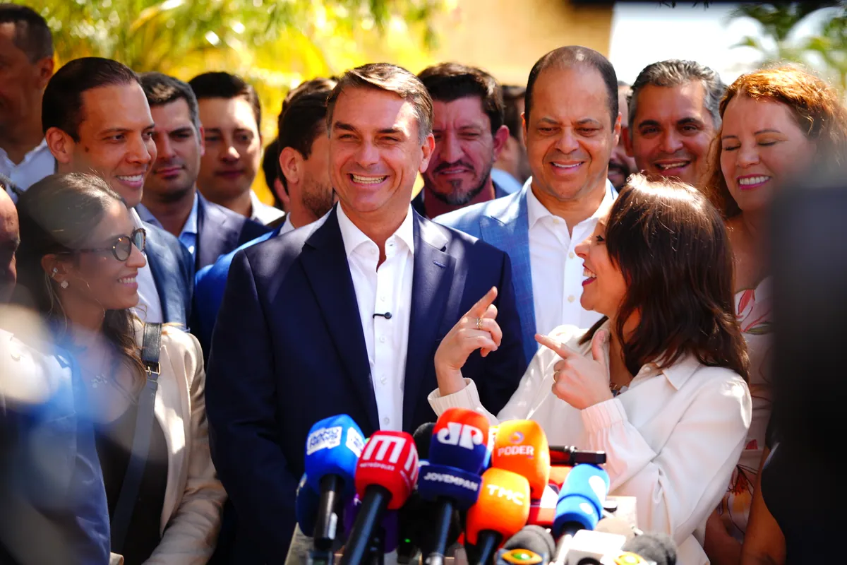 Podemos é mais um partido a oficializar adesão ao projeto de Flávio Bolsonaro: “A gente vai escrever juntos a história do Brasil” — Flávio Bolsonaro, Flávio Bolsonaro 22, Flávio Bolsonaro presidente, Plano de Governo Flávio Bolsonaro, Flávio Bolsonaro vice, Alfredo Gaspar vice