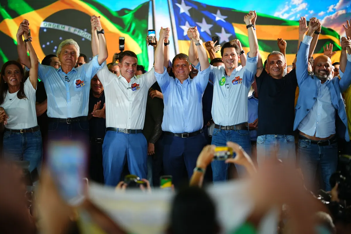 União de forças e esperança: Ronaldo Caiado e o governador reeleito Daniel Vilela declaram apoio a Flávio Bolsonaro rumo à vitória — Flávio Bolsonaro, Flávio Bolsonaro 22, Flávio Bolsonaro presidente, Plano de Governo Flávio Bolsonaro, Flávio Bolsonaro vice, Alfredo Gaspar vice
